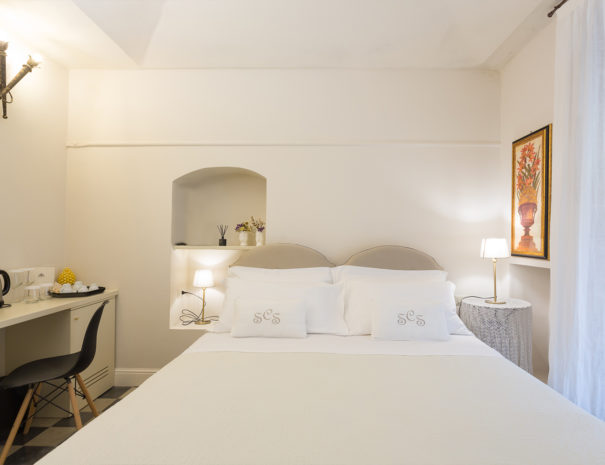 San Carlo Suites Noto - Deluxe Room Mascheroni - KingSize Bed